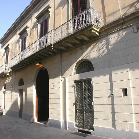 Alojamento de Acomodação e Pequeno-almoço Antico Belvedere Lecce